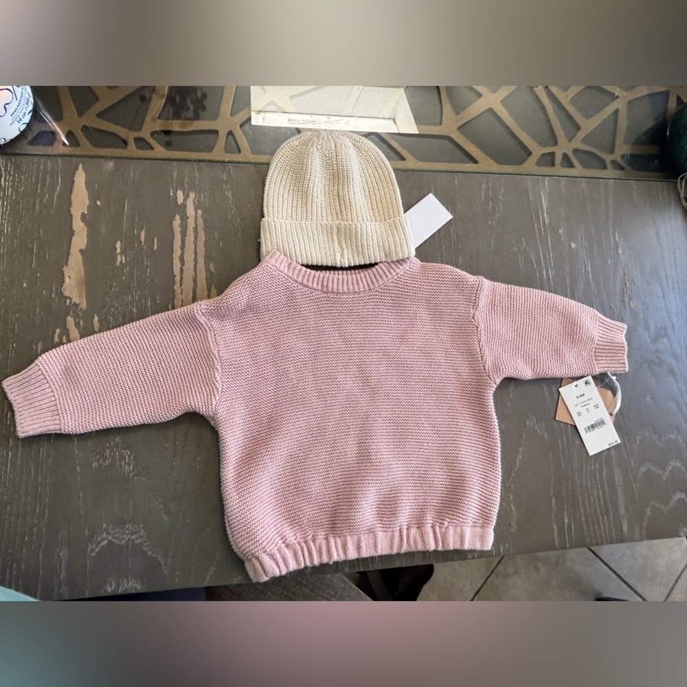 Grayson Collection Girls Sweater / Hat 6-9 Months